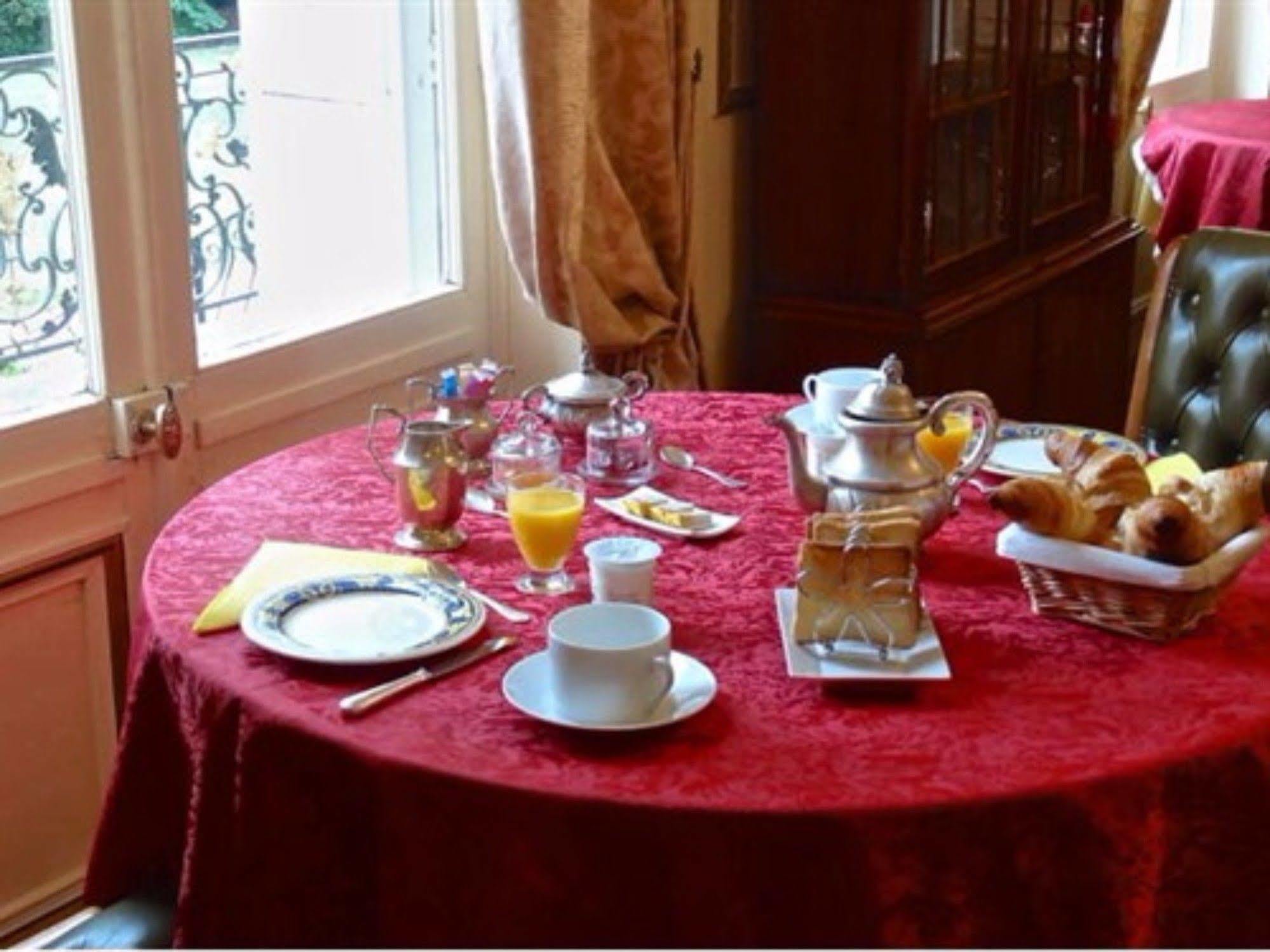 Chateau Les Vallees Tournon-Saint-Pierre Dış mekan fotoğraf